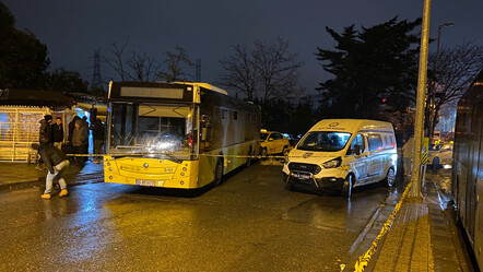 İETT otobüsü kaydı, durdurmaya çalışan şoför altında ezildi - gundem