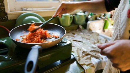 Bu yemekleri ertesi güne sakın bırakmayın! Isı değdiği an zehir saçıyor, ısıtmadan iki kez daha düşünün - saglik