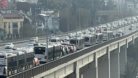 15 Temmuz Şehitler Köprüsü'nü kilitleyen kaza - dunya