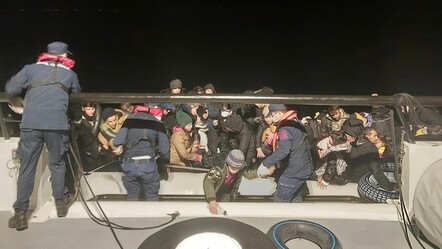 Ayvacık açıklarında 76 kaçak göçmen yakalandı - gundem
