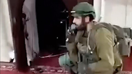 İşgalci ordudan camiye çirkin saldırı! Mihraba çıkıp, Yahudi duası okudu - gundem