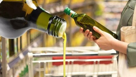 Zeytinyağında dev indirim başladı! Torbasını alan o marketlere koşuyor, stoklar bitmeden yetişin - ekonomi