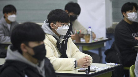 Sınav 90 saniye erken bitti, öğrenciler hükümete dava açtı - dunya