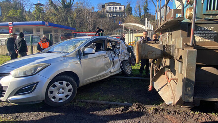 Trenin ucunda metrelerce sürüklendiler! - gundem