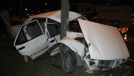 Ordu'da feci kaza! Aydınlatma direğine çarpan araç kağıt gibi katlandı - gundem