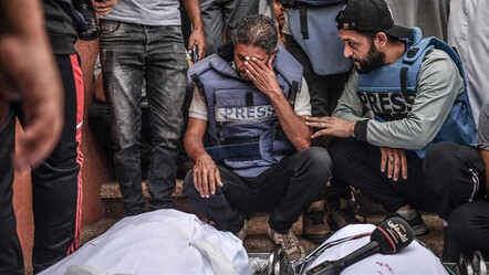 Gazze'de ölen gazetecilerin sayısı 99'a yükseldi - dunya
