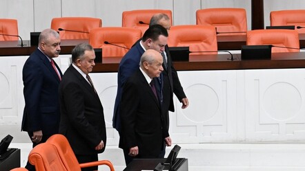 Bahçeli, TBMM Genel Kurulu'nu terk etti! 'AYM'nin yapması gerekeni yapıyorum' - politika