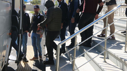 İnsan kaçakçıları 'Kalkan'a takıldı: 20 ilde eş zamanlı baskın - gundem