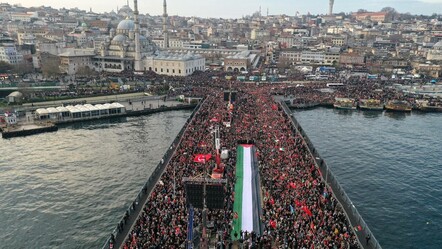 Yeni yılın ilk sabahı büyük yürüyüş! Şehitler ve Filistin için Galata Köprüsü'ne akın ettiler - gundem