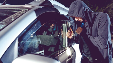 Oto hırsızları 'butik' çalışıyor! 4 dakikada 400 bin lira - gundem