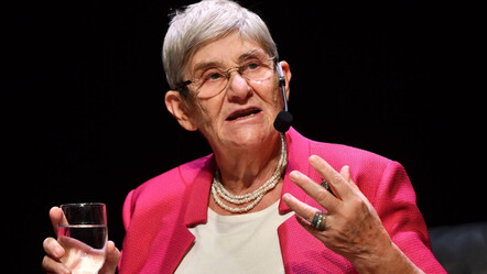 HPV aşısı 'genç kızları felç bırakıyor' diyen Canan Karatay hakkında suç duyurusu - haberler