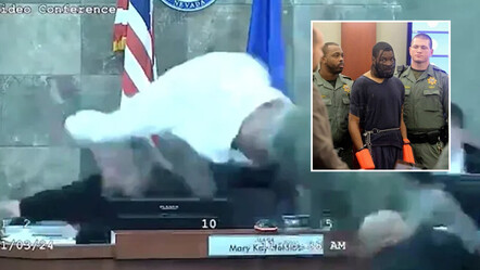 Ceza veren hakimin üzerine atlamıştı! Suçlu mahkemeye ağzı ve kolları bağlı çıkarıldı - dunya