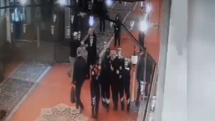 Fatih Camii’nde imamın bıçaklandığı anının görüntüleri ortaya çıktı - gundem