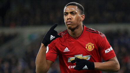 Fenerbahçe stoper transferini tamamladı gözünü ManU'nun yıldızına dikti - spor