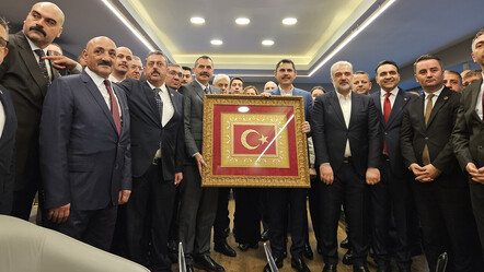 Murat Kurum MHP’yi ziyaret etti ‘31 Mart akşamı hep beraber sevineceğiz’ - gundem