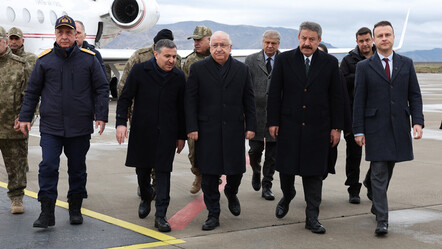 Bakan Güler ve komuta kademesi sınır hattında - politika