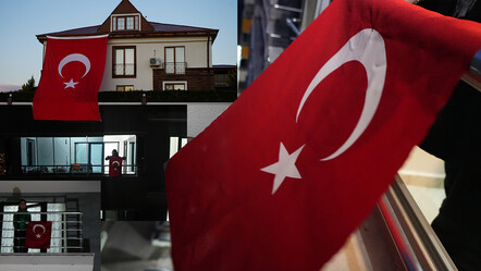 Hopörlerden gelen çağrıyla vatandaşlar harekete geçti... Bir ilçe kırmızı beyaza büründü - gundem