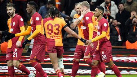 Galatasaray'ın zirve takibi sürüyor! 3 puanı 2 golle aldı (Galatasaray 2-1 Kayserispor) - spor