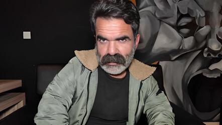 Çocuklar Duymasın’ın Çaycı Hüseyin’i Alpaslan Özmol saçlarını uzattı, yeni imajıyla çok konuşuldu - magazin