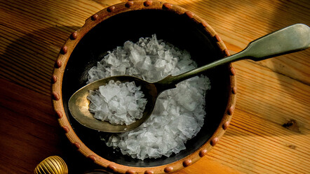 Sofrada kanser tehlikesi... Yemek tuzunda mikroplastik bulundu - saglik