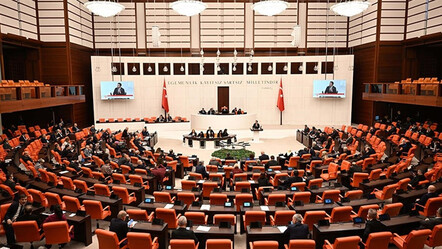 Teröre karşı bildiri tezkeresi Meclis'te kabul edildi - gundem