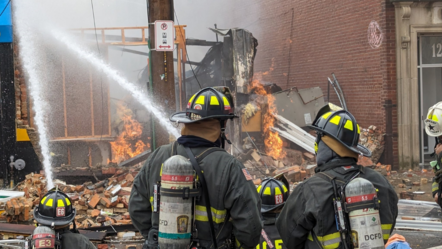 ABD'de bir bina bomba gibi patladı, tahliye edilen çocuklar dakikalarla kurtuldu - dunya