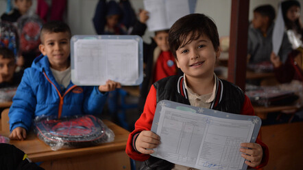 Konteynerde buruk sevinç: Depremzede öğrenciler karnelerini aldı - guncel