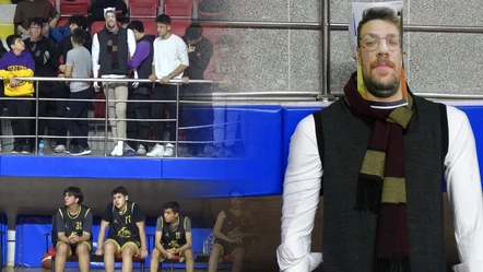 Cezası sebebiyle maça giremedi: Cansız mankene taktığı kendi maskesiyle oyunculara destek oldu - Basketbol