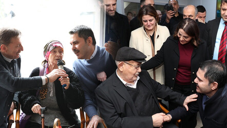 Murat Kurum yaşlılara 'yaşam merkezi' sözü verdi, renkli anlar kameraya yansıdı - gundem