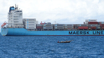 Babülmendep Boğazı’nda Maersk’e ait gemilere füze saldırısı - dunya