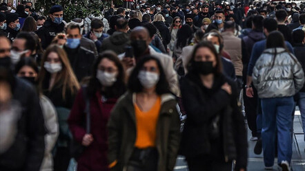 Enfeksiyon uzmanı uyardı: Virüs tatile çıkmıyor - saglik