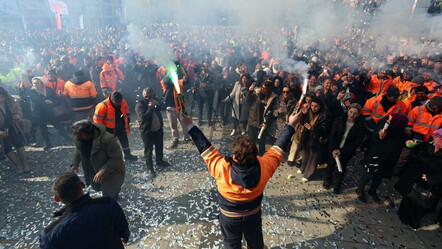 Rekor zam sonrası meşaleler, konfetiler havada uçtu! Belediyede en düşük maaş 32 bin, en yüksek maaş 53 bin lira oldu - ekonomi