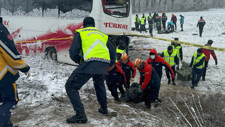 Kastamonu’da yolcu otobüsü karda kayıp tarlaya uçtu, 6 ölü 33 yaralı - gundem