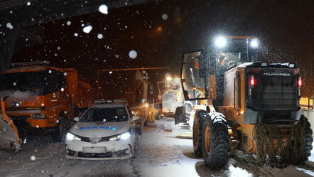 İç ve Doğu Anadolu kara teslim! Yollar kapandı, uzun kuyruklar oluştu - gundem