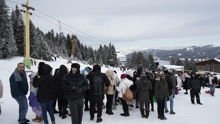 Kış turizmi çileye döndü: Uludağ'da metrelerce teleferik ve telesiyej kuyruğu - gundem