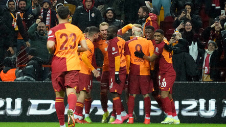 Galatasaray son dakikalarda güldü! 3 puanı Barış Alper Yılmaz getirdi - spor