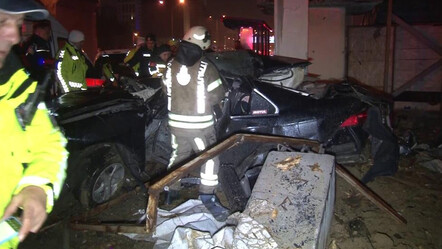 Kartal'da kontrolden çıkan araç üst geçidin direğine çarptı: İki kardeşten biri öldü diğeri yaralı - guncel