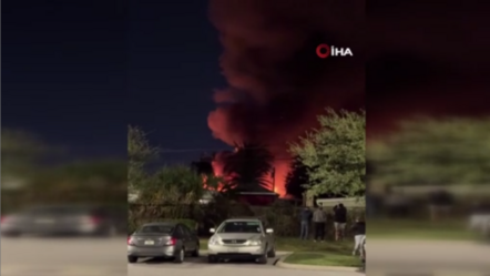 ABD'de bir eve uçak düştü - dunya