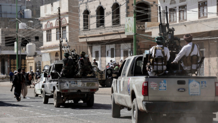 Husiler, Filistin'e destek için askerî geçit töreni düzenledi - dunya