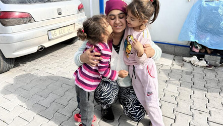 Çocukları ile 3 gün enkaz altında kalan kadın kurtuluşu tüyler ürpertti! - gundem