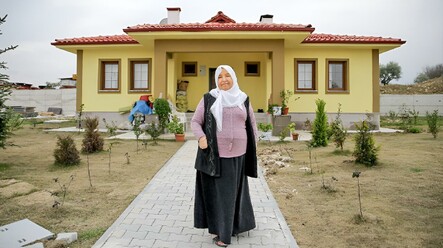 Teslim edilen köy evlerinde yaşayanlar anlattı: Devletimiz bize saray yapmış - politika