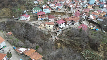 Tokat'ta heyelan köyü ikiye böldü! 900 kişi diken üstünde - gundem