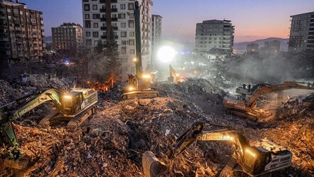 1 yılın ardından büyük depremin polis anonsları hâlâ kulaklarda: 'Merkez Ebrar Sitesi çöktü' - gundem