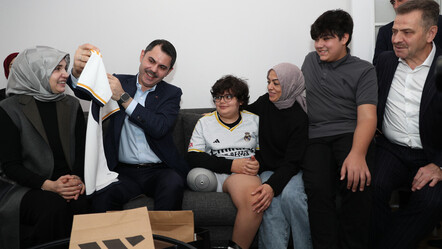 Murat Kurum'dan Hataylı depremzede aileye ziyaret - politika