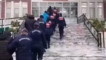 7 ilde Kalkan-11 Operasyonu! 123 göçmen kaçaklığı organizatörü yakalandı - gundem