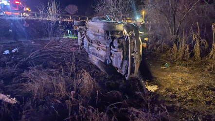 Devrilen otomobildeki 3 kişi öldü, 3 kişi yaralandı - gundem