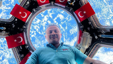 Alper Gezeravcı ilk paylaşımını yaptı: Merhaba Dünya, ben geldim - egitim