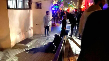 Kocaeli'de feci kaza! Otomobil, servis bekleyenleri ezdi: Ölü ve yaralı var - gundem