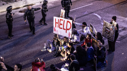 Tel Aviv sokaklarında yine isyan var! İsraillilerden Netanyahu'ya 'ateşkes' çağrısı - dunya
