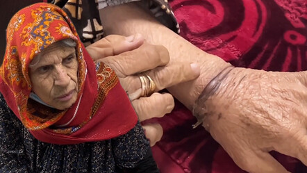 İsrail işkencesinin izi bileklerinde: Tutuklanan yaşlı kadın hastaneye sığındı - dunya